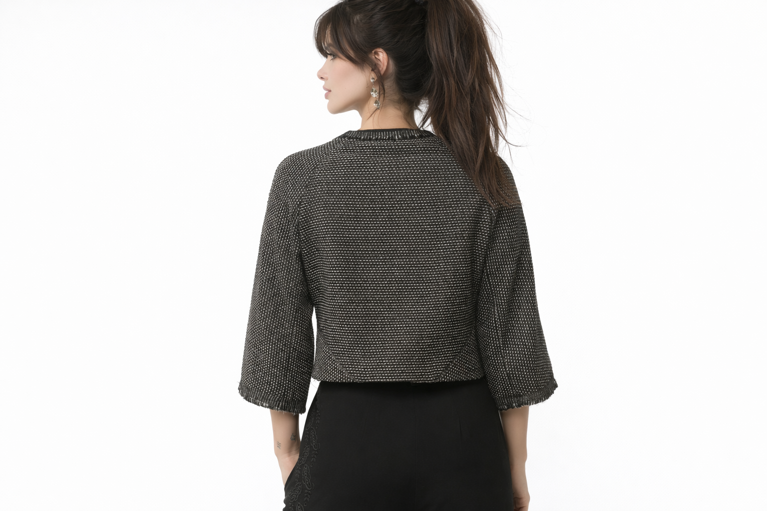 Veste courte droite &agrave; d&eacute;coupes en tweed en soie m&eacute;lang&eacute;e caviar noir